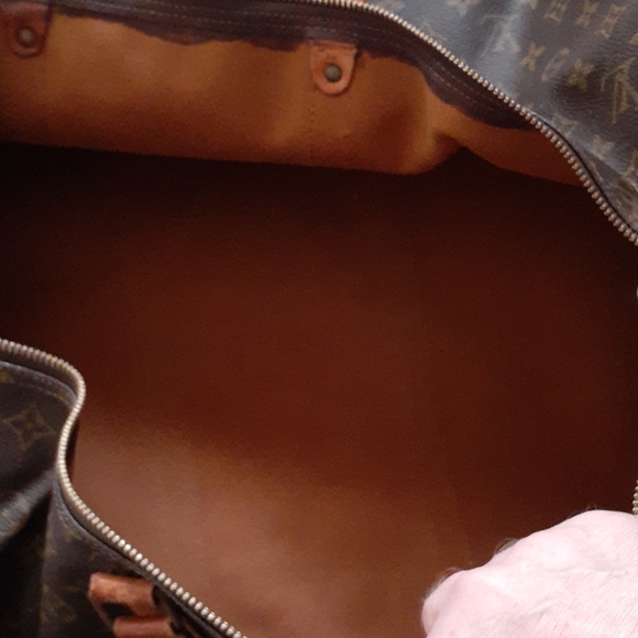 Louis Vuitton duffel. - Picture 10 of 10